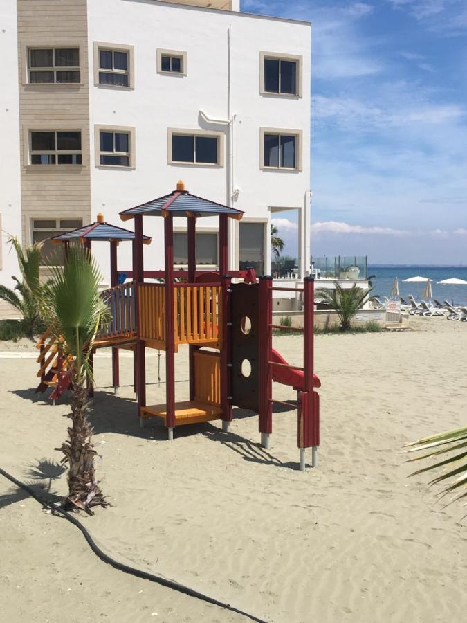 Larnaca Beach Apartment 1A Lárnaca Exterior foto